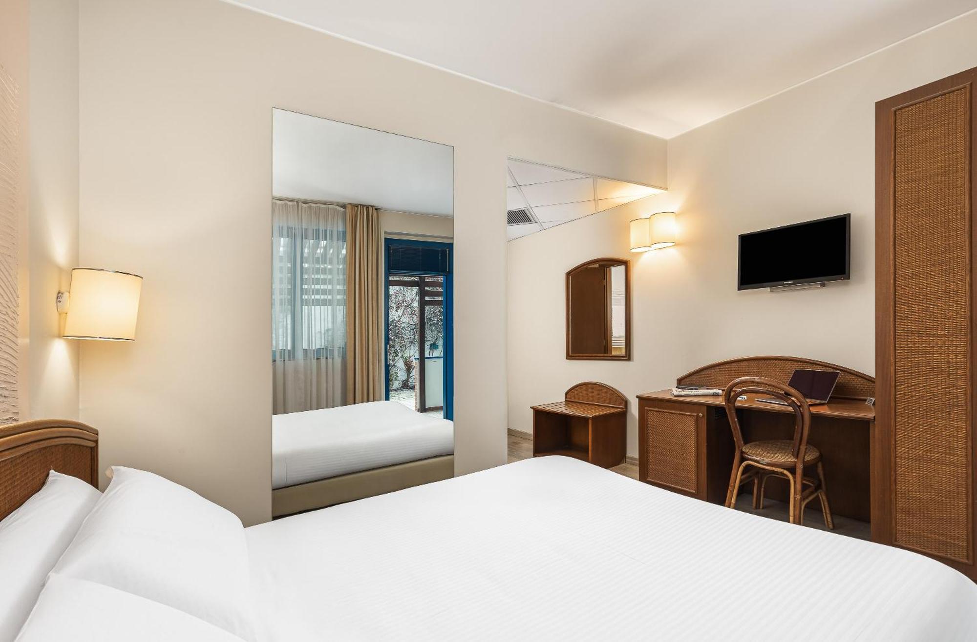 Welcome Hotel 4*