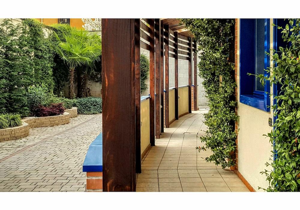 Welcome Hotel